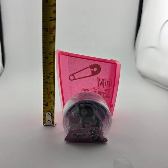 MGA‎ Entertainment Mini Bratz Sashay Babyz Ponyz Gray Collectible Toy Figure NEW - Picture 5 of 5